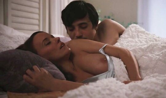 Пасынок свой крепкий ствол вставил в сочную киску мамки