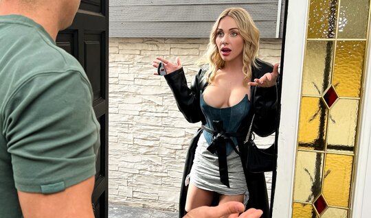 Страстная блондинка пришла к соседу за анальным сексом