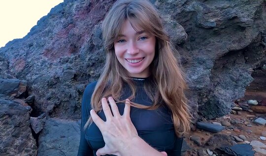 Русская туристка делает отличный минет спутнику на природе