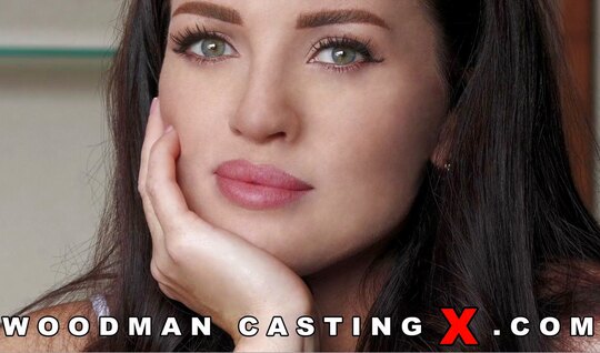 Beautiful Russian woman came to sex on porn casting
