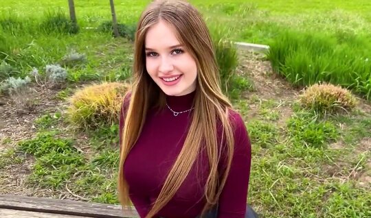 Пикапер заманил к себе русскую девушку с большими сиськами